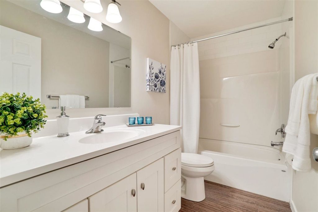 Spruce Grove Home Staging Bathroom