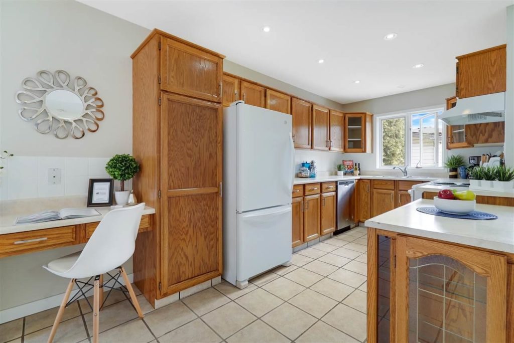 Spruce Grove Home Staging Kitchen