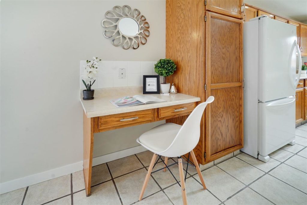 Spruce Grove Home Staging Office Nook
