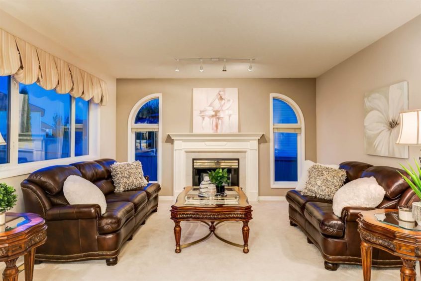Edmonton Occupied Home Staging Livingroom